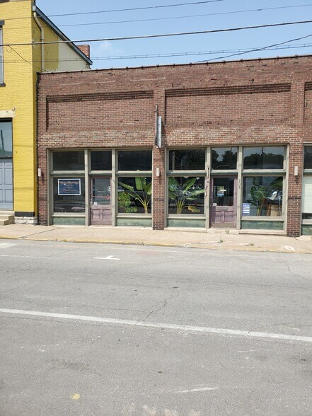 208 N 9th St, Lafayette, IN à louer - Photo du bâtiment - Image 2 de 4