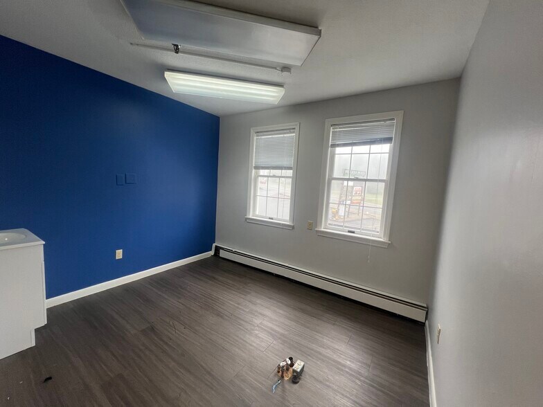 87-89 Main St, Rutland, MA à louer - Photo du bâtiment - Image 3 de 5