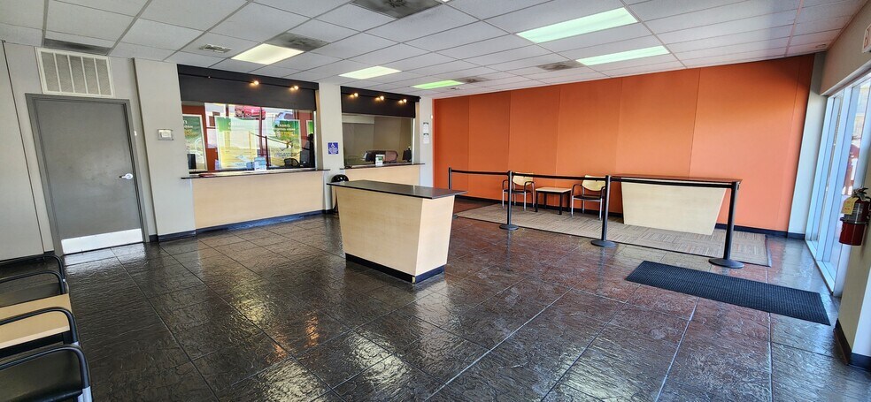1149 E Desert Inn Rd, Las Vegas, NV for lease - Building Photo - Image 1 of 14
