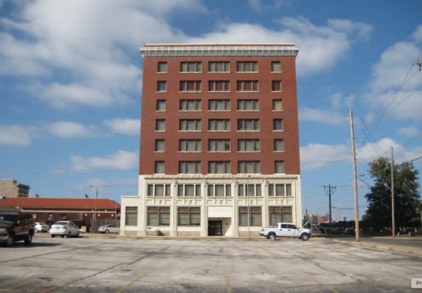 201 Court St, Muskogee, OK for sale - Building Photo - Image 2 of 14