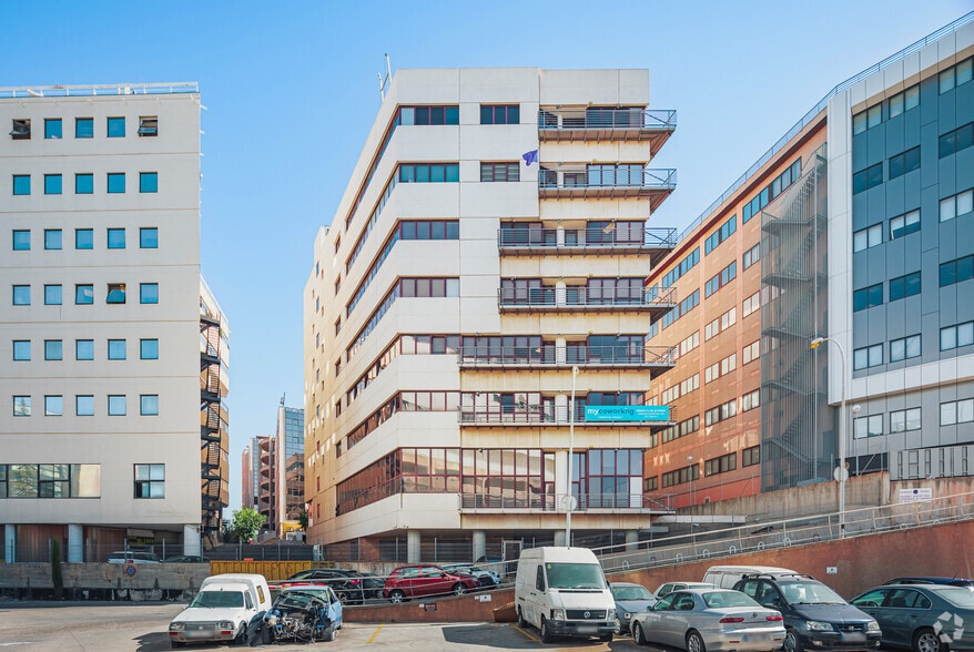 Calle de María Tubau, 3, Madrid, Madrid for lease - Building Photo - Image 3 of 5