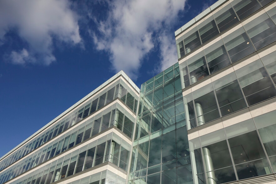 20 Arena Way, East Hanover, NJ for lease - Building Photo - Image 3 of 4