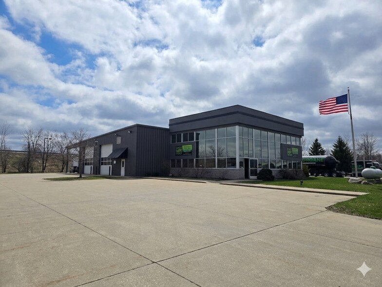 750 Industrial Dr, Clare, MI à vendre - Photo du bâtiment - Image 2 de 14