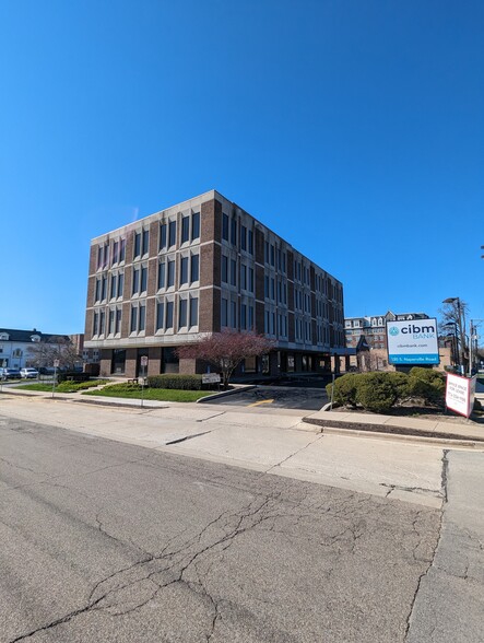 330 S Naperville Rd, Wheaton, IL for sale - Building Photo - Image 1 of 1