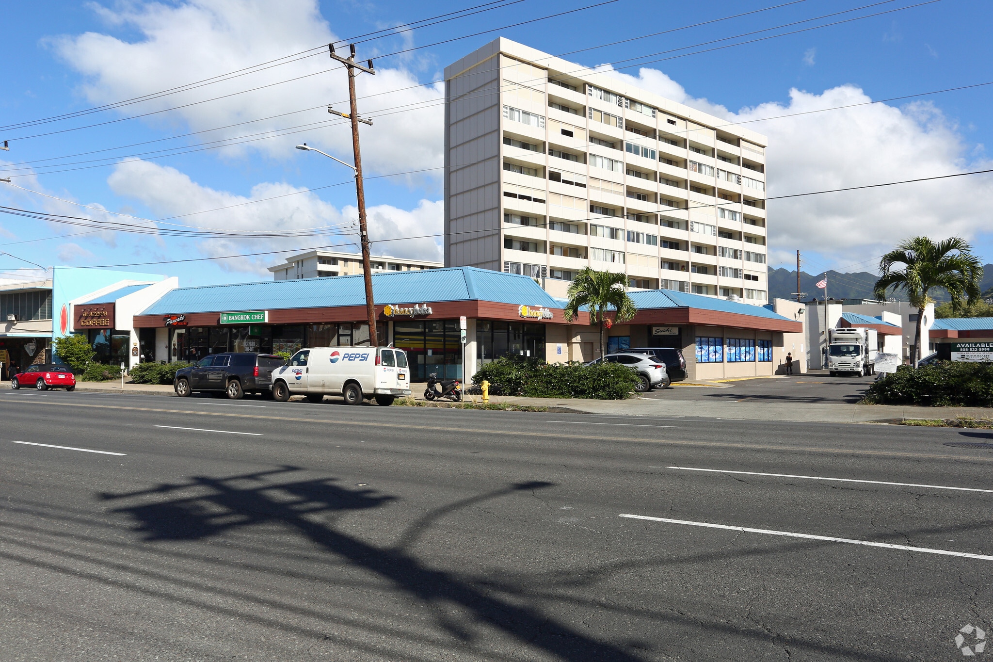 2700 S King St, Honolulu, HI à louer Photo du bâtiment- Image 1 de 14