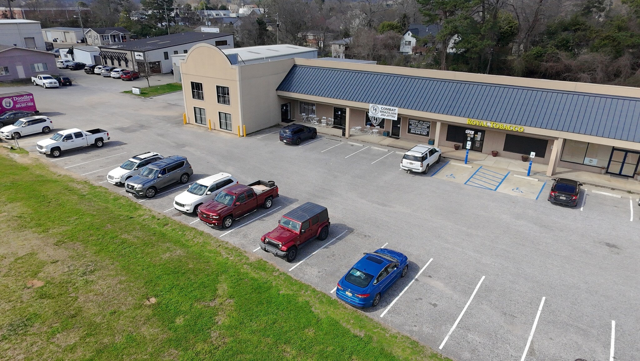 3242-3258 Cahaba Heights Rd, Birmingham, AL for lease Primary Photo- Image 1 of 20