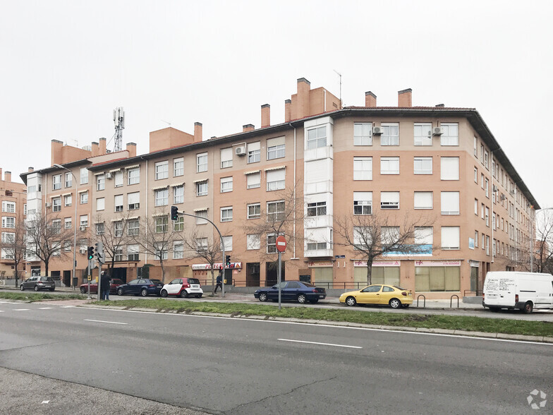 Calle de la Fuente Carrantona, 36, Madrid, Madrid for sale - Primary Photo - Image 1 of 1