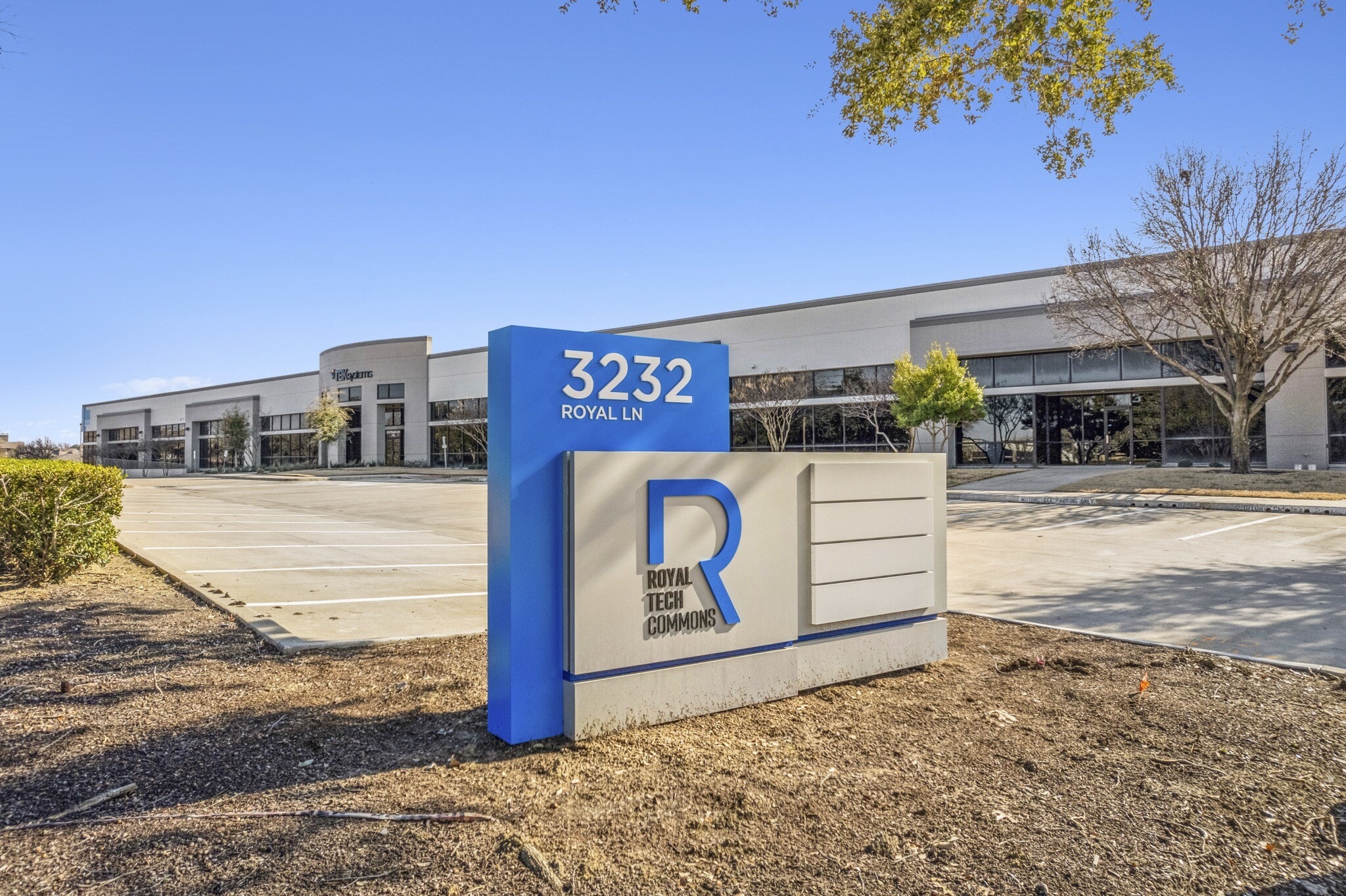 3232 Royal Ln W, Irving, TX for lease Primary Photo- Image 1 of 32