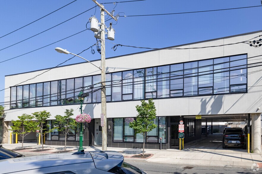 525 Chestnut St, Cedarhurst, NY à louer - Photo du bâtiment - Image 3 de 9