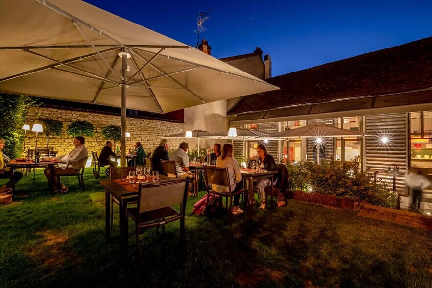 Flex in Beaune for sale - Building Photo - Image 1 of 5