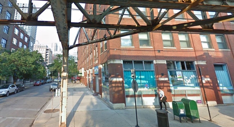 225 W Huron St, Chicago, IL à louer - Photo du bâtiment - Image 3 de 7
