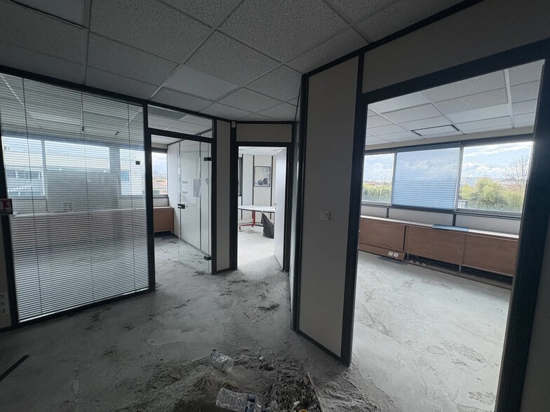 10 Rue Gutenberg, Mérignac for lease - Interior Photo - Image 3 of 21