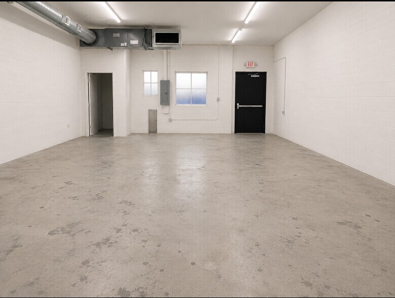 2320 W Slauson Ave, Los Angeles, CA à louer - Photo du bâtiment - Image 3 de 5
