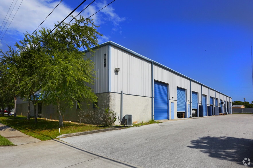 720 Wesley Ave, Tarpon Springs, FL for lease - Primary Photo - Image 1 of 3