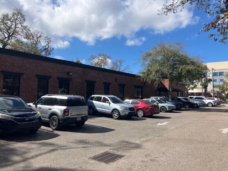 4305 N Gomez Ave, Tampa, FL à louer - Photo du bâtiment - Image 2 de 2