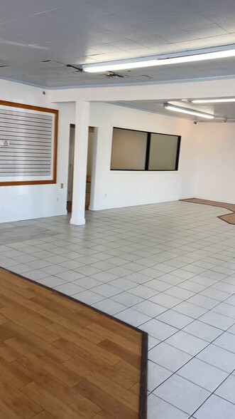 3290 E Gage Ave, Huntington Park, CA for lease - Commercial Listing Video - Image 2 of 13