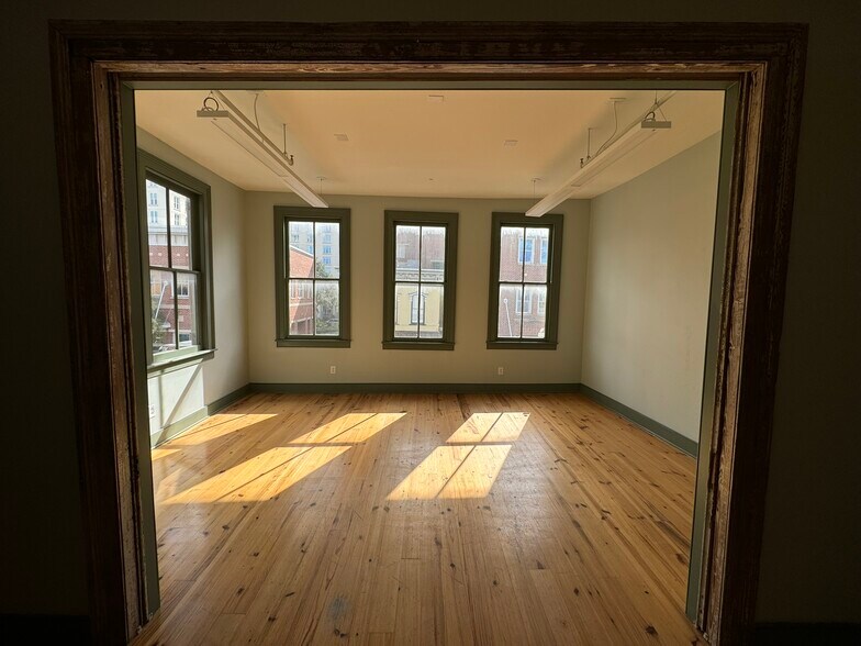 579 King St, Charleston, SC for lease - Interior Photo - Image 2 of 8