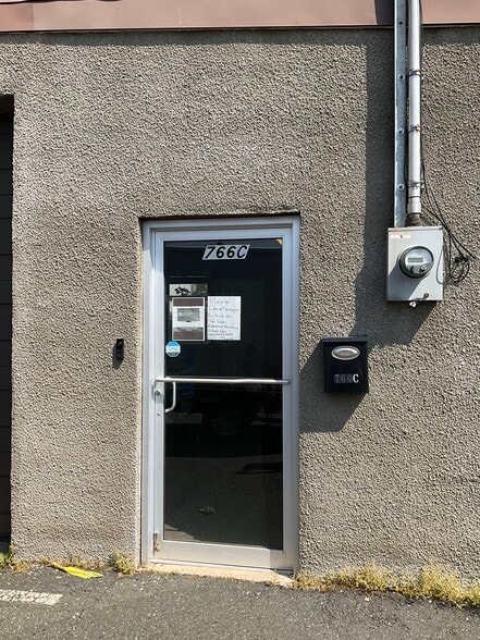 766 Ramsey Ave, Hillside, NJ à louer - Photo du bâtiment - Image 3 de 7