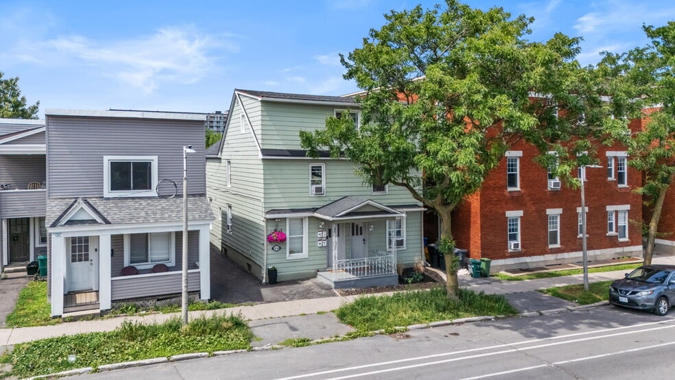 Cobourg St, Ottawa, ON à vendre - Photo du bâtiment - Image 2 de 4