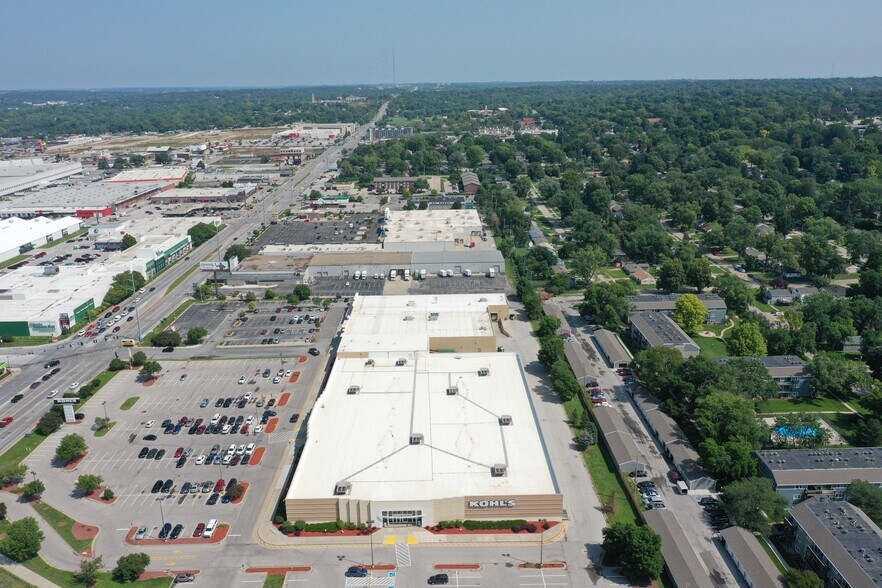 909 S 72nd St, Omaha, NE à vendre - Photo du bâtiment - Image 3 de 20