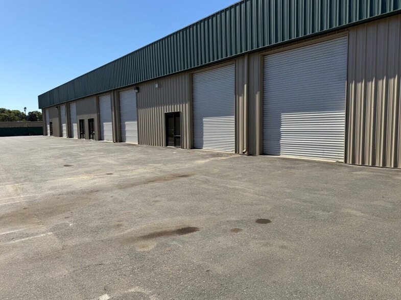 1226 Kansas Ave, Modesto, CA for lease - Building Photo - Image 3 of 6