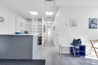 5843-5847 Ch De La Côte-Des-Neiges, Montréal, QC for lease Interior Photo- Image 2 of 10