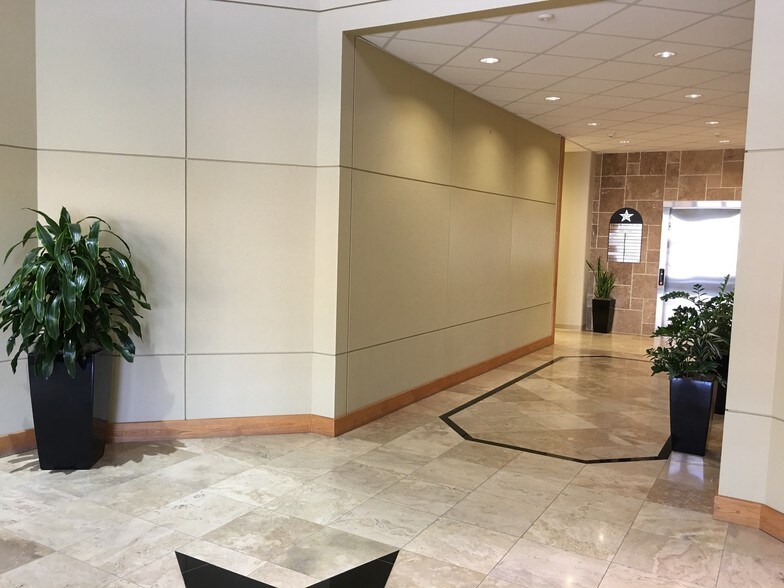 14531 FM 529, Houston, TX à louer - Hall d’entrée - Image 2 de 9