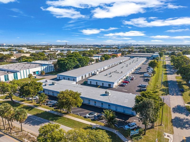 2020 W McNab Rd, Fort Lauderdale, FL for lease Primary Photo- Image 1 of 15