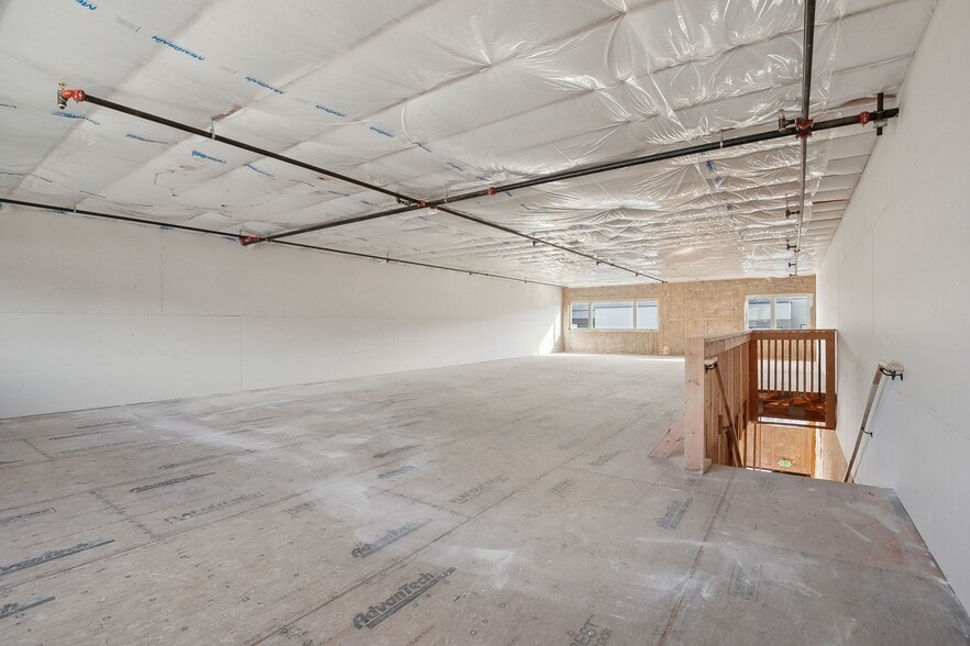 4518 North Forestdale Drive Building 54, Park City, UT for sale - Interior Photo - Image 2 of 17