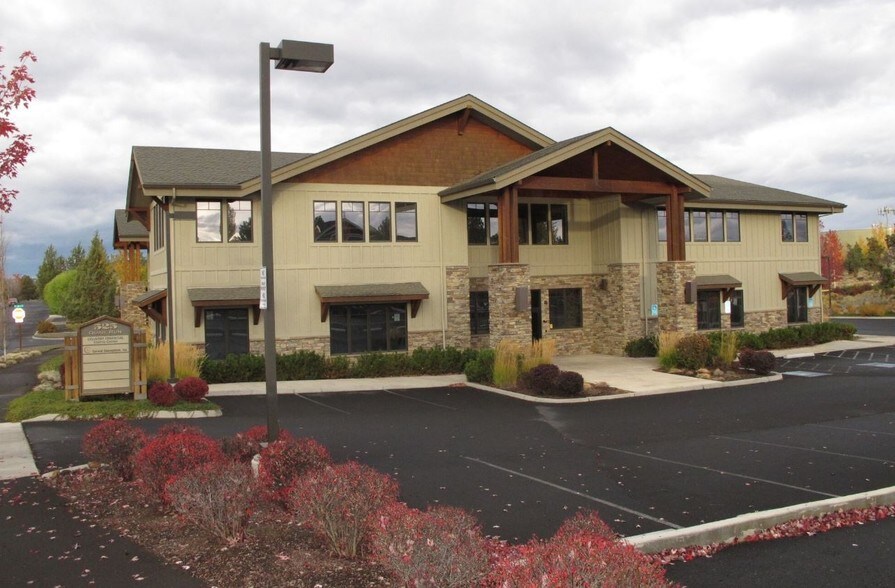 525 SW Umatilla St, Redmond, OR à louer - Photo du bâtiment - Image 2 de 18