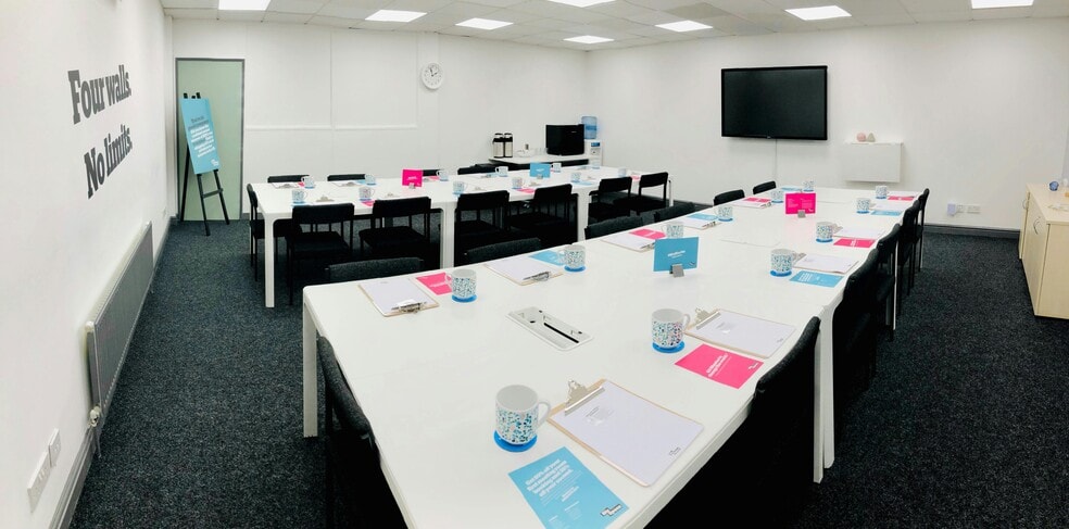 Turnstall Rd, Leeds à louer - Photo du bâtiment - Image 2 de 7