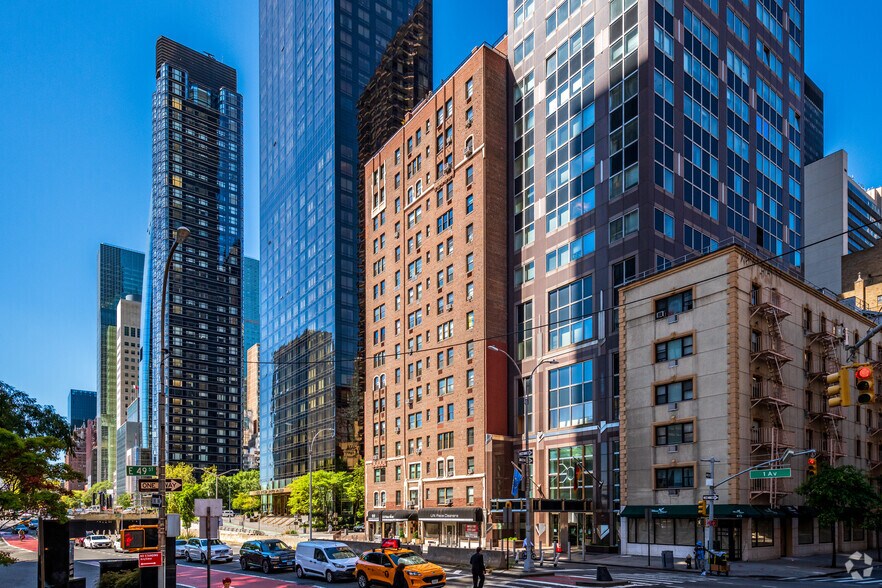 865 United Nations Plz, New York, NY for lease - Building Photo - Image 1 of 5