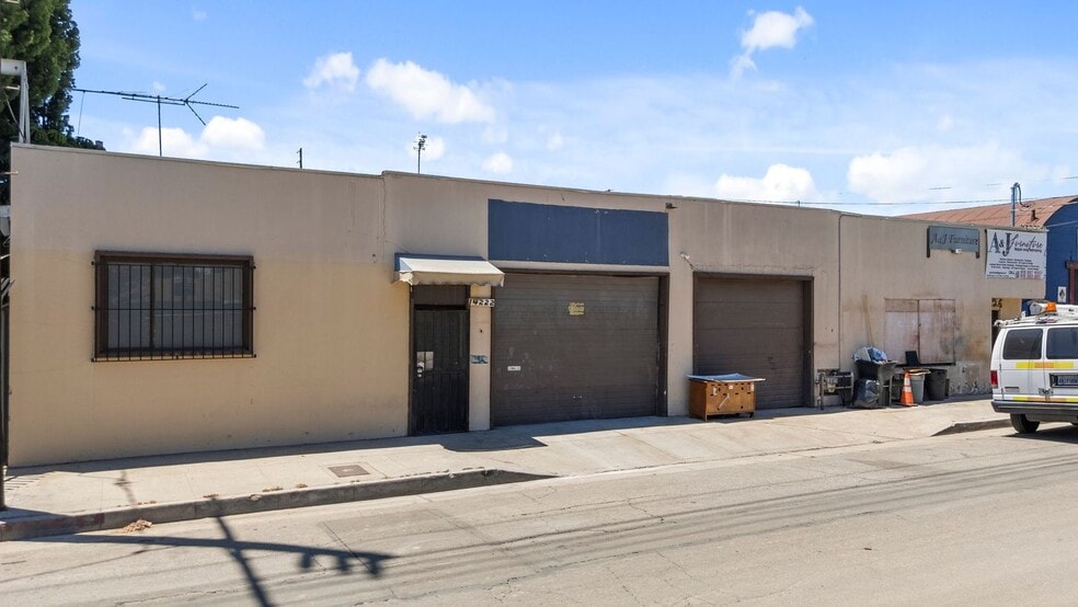 14222-14226 Aetna St, Van Nuys, CA for sale - Primary Photo - Image 1 of 35