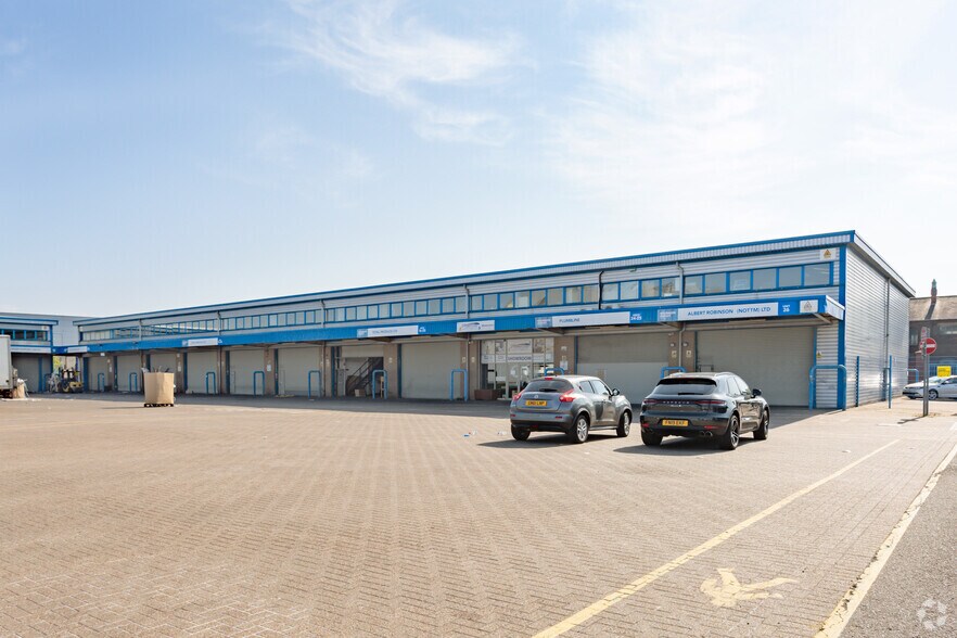 Clarke Rd, Nottingham à louer - Photo du bâtiment - Image 3 de 5