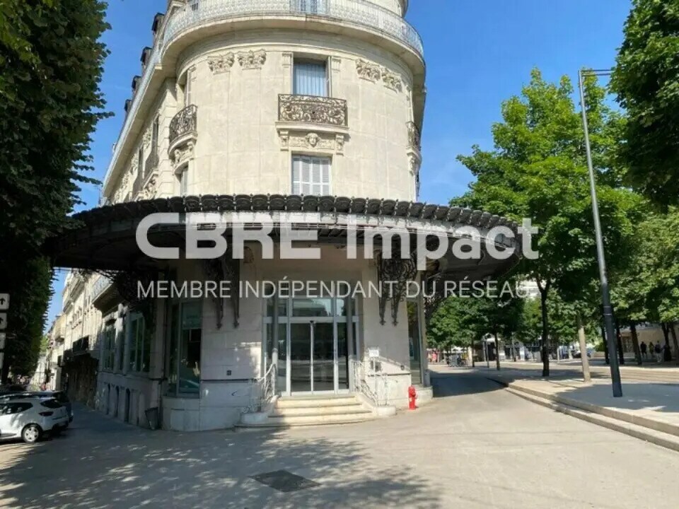 Retail in Dijon for lease Building Photo- Image 1 of 7