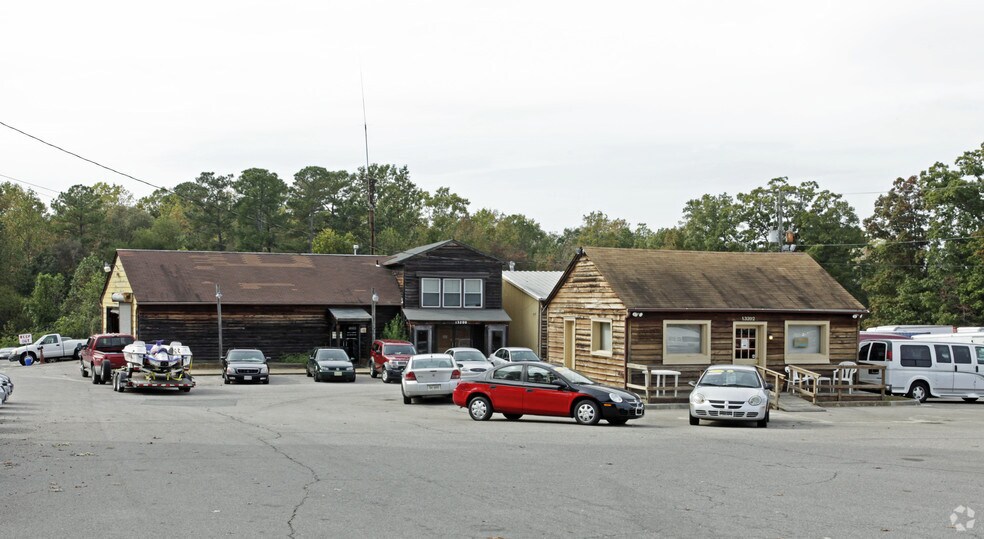13200 Jefferson Davis Hwy, Chester, VA for sale - Building Photo - Image 1 of 3