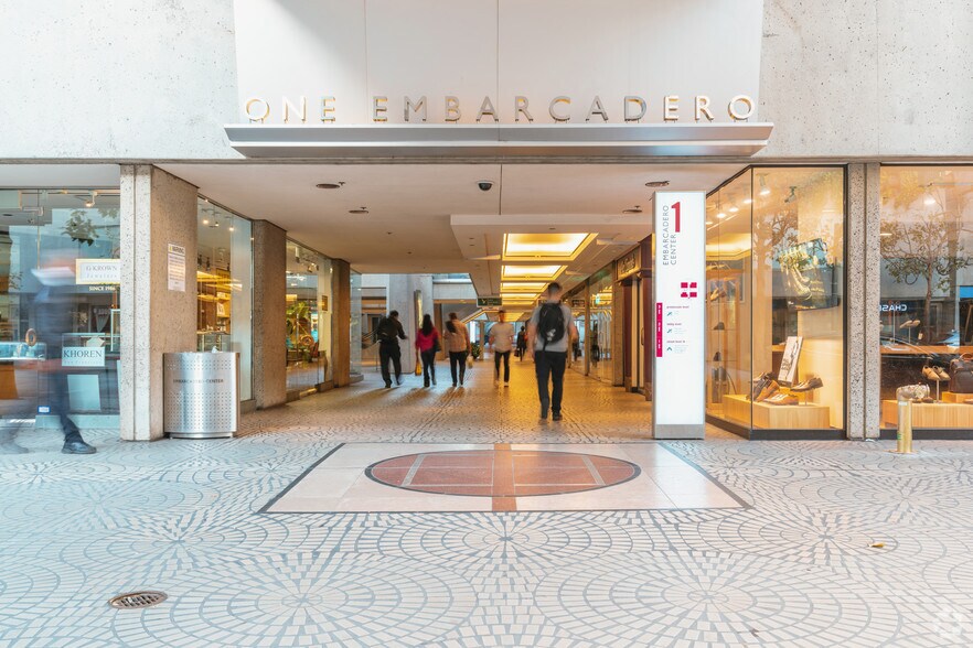 One Embarcadero Ctr, San Francisco, CA à louer - Photo du bâtiment - Image 3 de 8