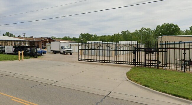 Plus de détails pour 3200 S Kansas Ave, Topeka, KS - Industriel à louer