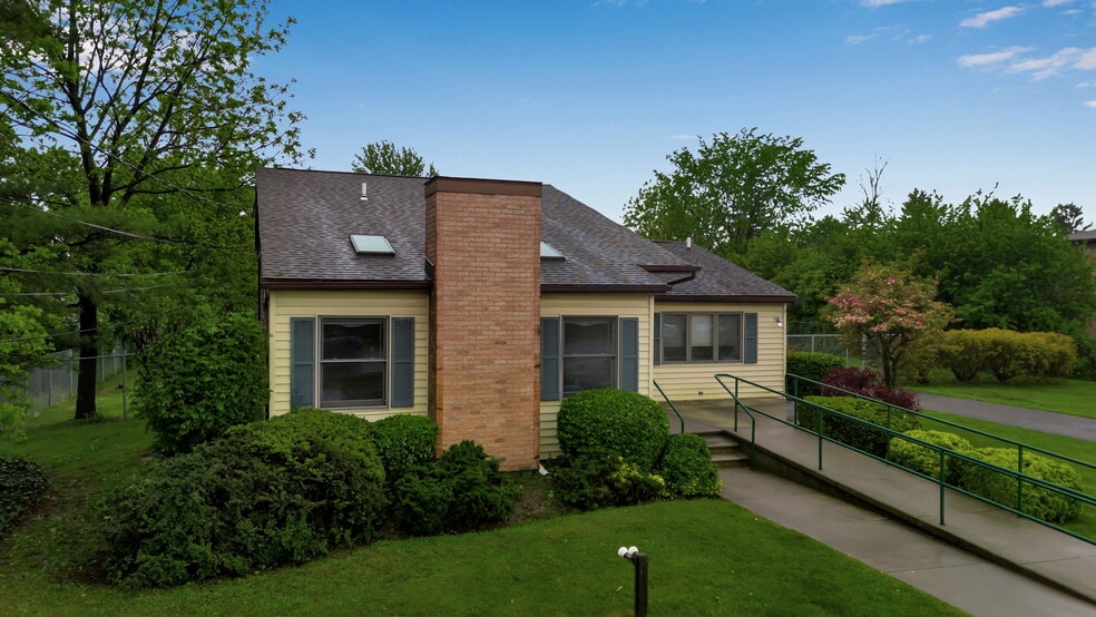 6272 Robinson Rd, Lockport, NY à vendre - Photo principale - Image 1 de 24