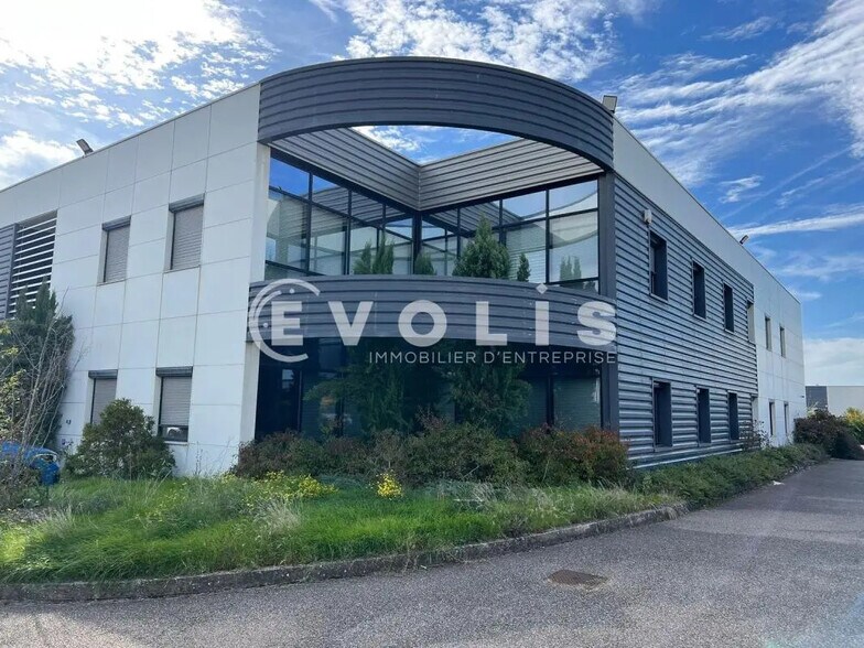 Bureau dans Saint-Priest à louer - Photo du bâtiment - Image 3 de 20
