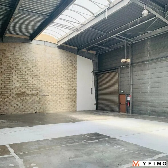 Industrial in Orgeval for lease - Building Photo - Image 3 of 7