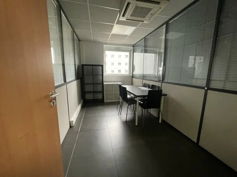 Office in Lyon for sale - Interior Photo - Image 3 of 14