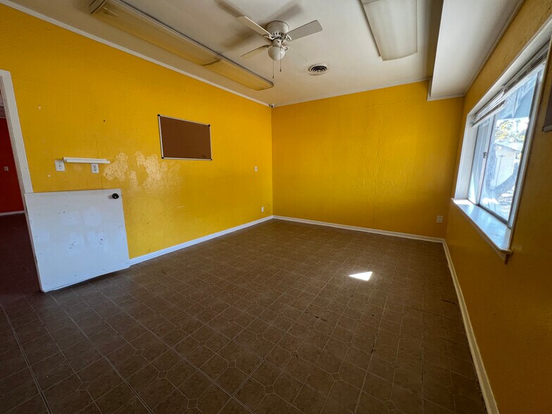 105 Ward St, Cuero, TX à vendre - Photo intérieure - Image 3 de 11