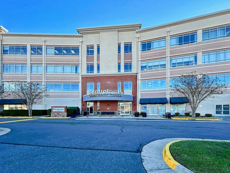 1320 Central Park Blvd, Fredericksburg, VA for lease - Building Photo - Image 3 of 8