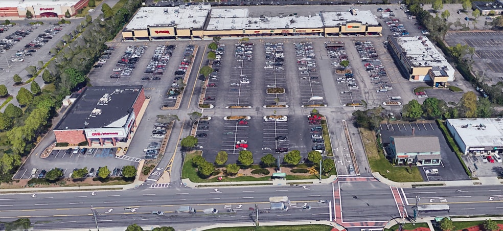 1080-1140 Old Country Rd, Riverhead, NY for lease - Building Photo - Image 2 of 28