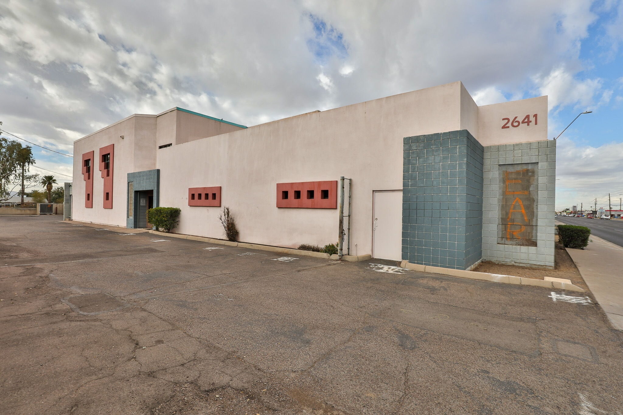 2641 E McDowell Rd, Phoenix, AZ for lease Building Photo- Image 1 of 14