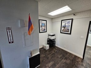 425 S Victory Blvd, Burbank, CA for lease Interior Photo- Image 2 of 6