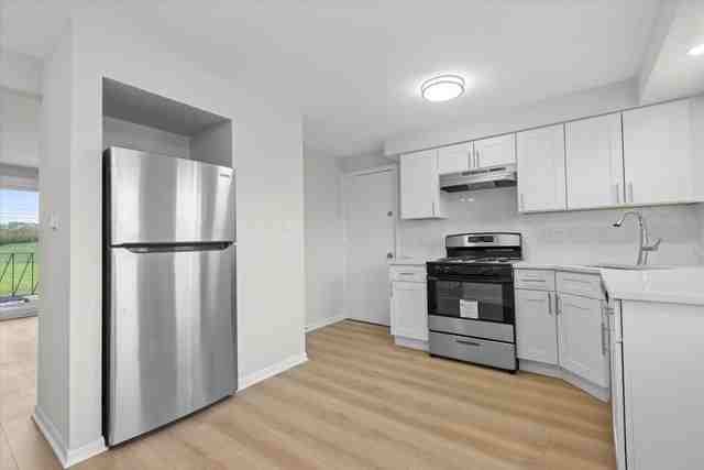 14121 S Stewart Ave, Riverdale, IL à vendre - Photo intérieure - Image 2 de 9