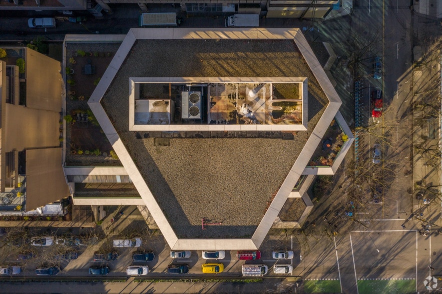 807-815 Hornby St, Vancouver, BC for lease - Building Photo - Image 2 of 6