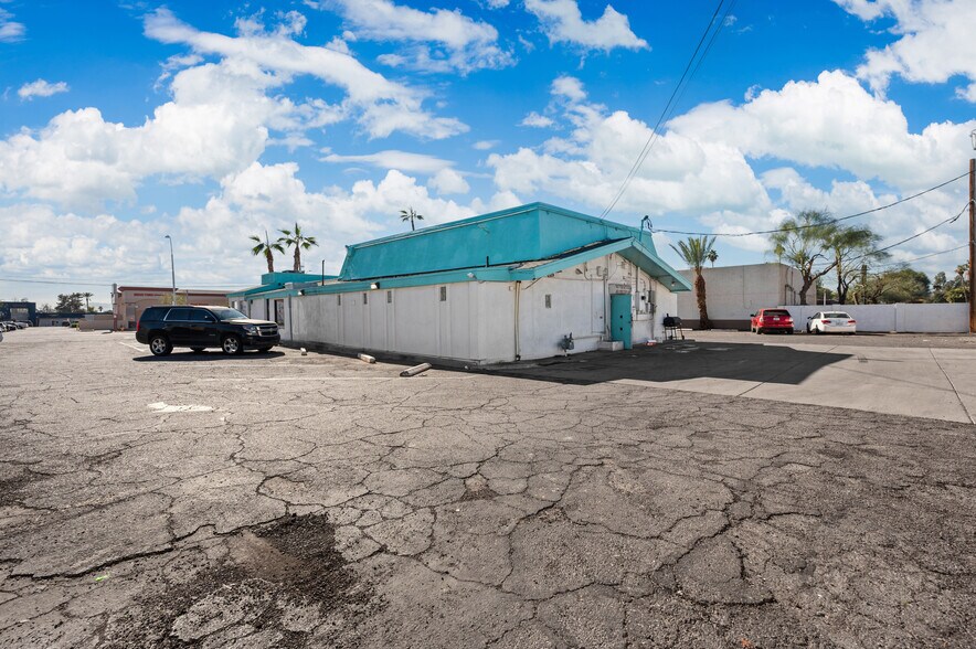 5828 W Indian School Rd, Phoenix, AZ à vendre - Photo du bâtiment - Image 2 de 50